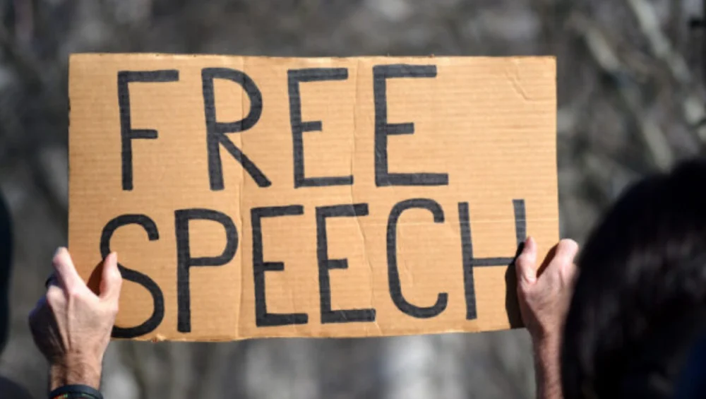 Free Speech at the Scroll: What a Louisiana Blocking Case Means for Constituents?