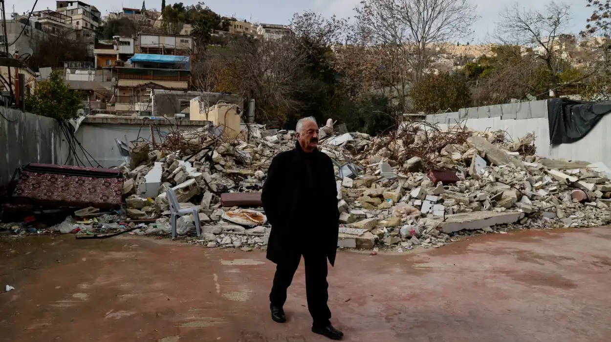 Israel moves to expel Palestinian neighborhood in East Jerusalem, activists say